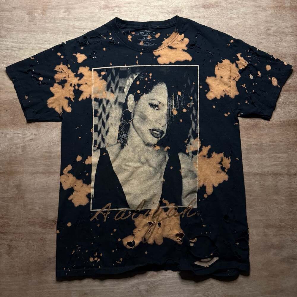 Aaliyah Trashed Bleach Splattered Distressed Graphic T Shirt Size Medium